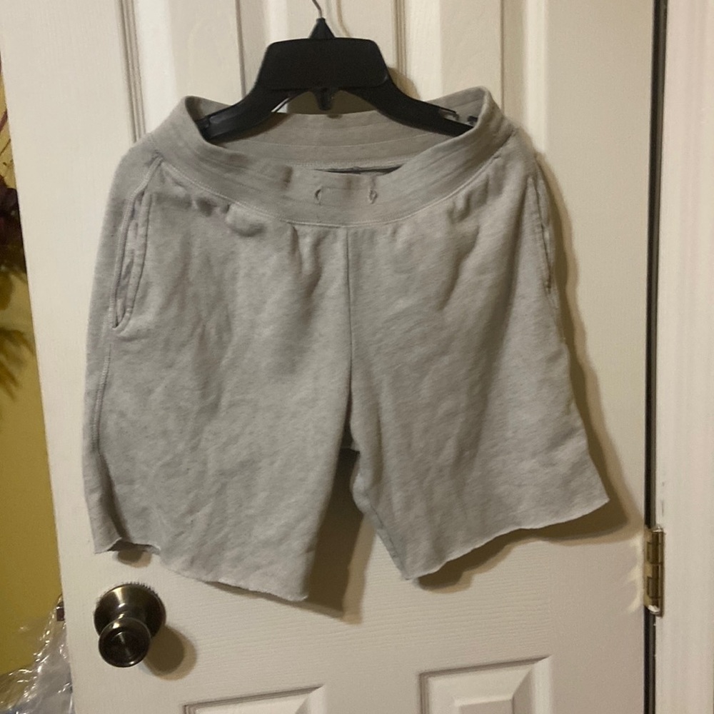 Cropped sweatpants